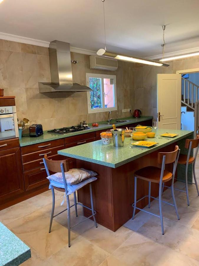 Chalet Con Piscina A 50 M De La Playa . Marbella Buitenkant foto